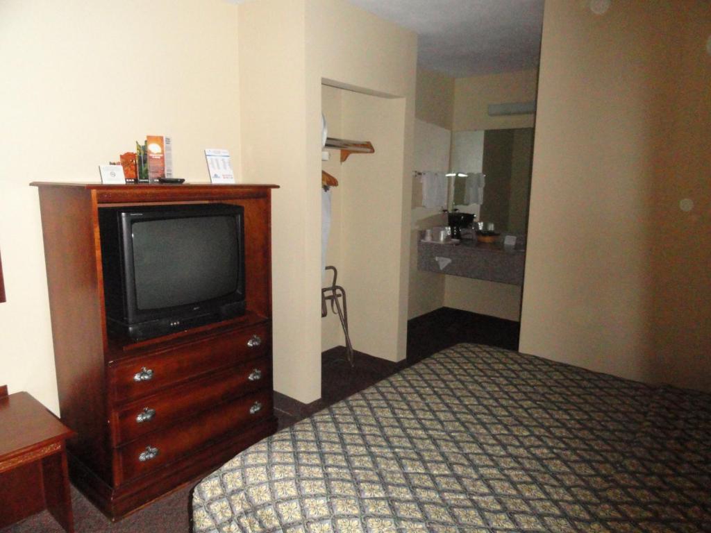 6 Downtown Baylor 2*