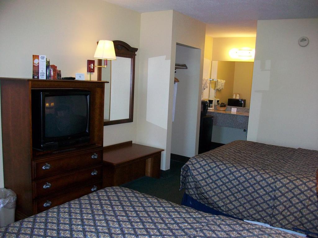 Hotel 6 Downtown Baylor Waco
